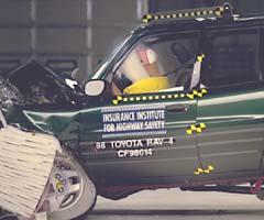 Краш тесты автомобилей Toyota RAV4 2004-07
