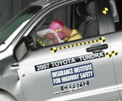 Краш тесты автомобилей Toyota Tundra 2007