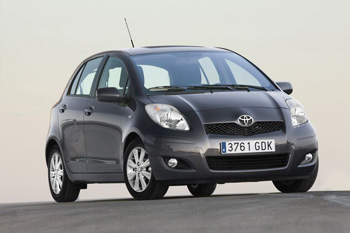 Toyota будет выпускать гибридный Yaris во Франции в 2011